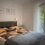 Апартаменты Promenade By Bestchoice - Self Check-in With Parking Option Грац
