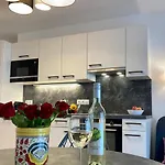 Promenade By Bestchoice - Self Check-in With Parking Option Apartman