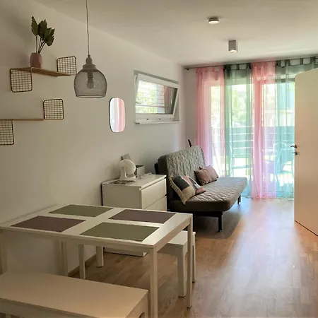 Apartmán Promenade By Bestchoice - Self Check-in With Parking Option Štýrský Hradec